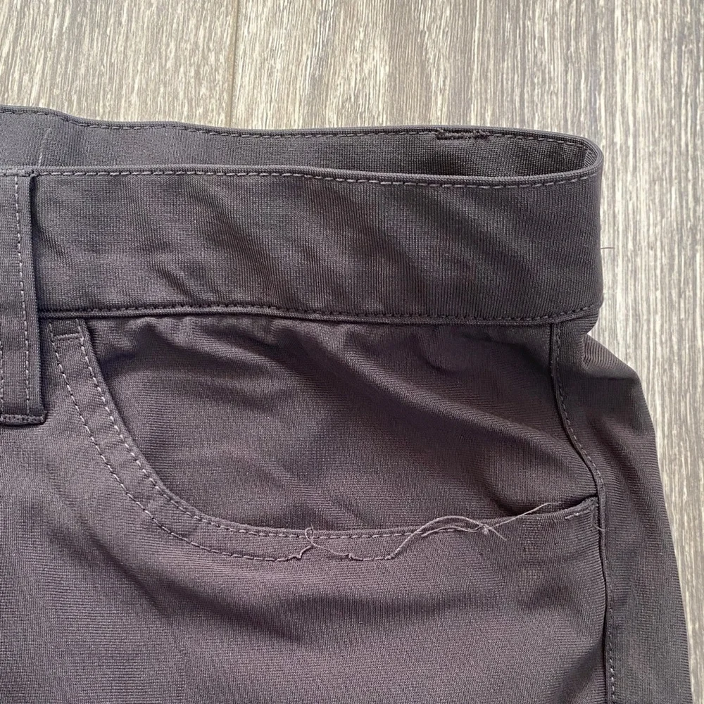Banana Republic color dark